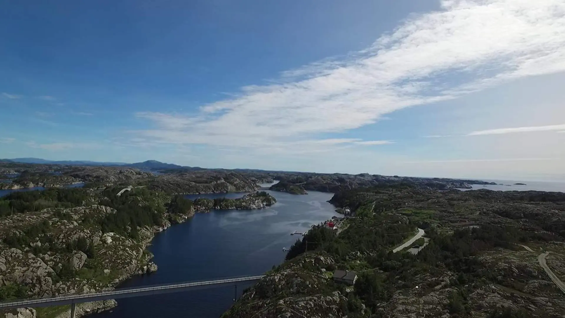 The road and island landscape around Brandasund